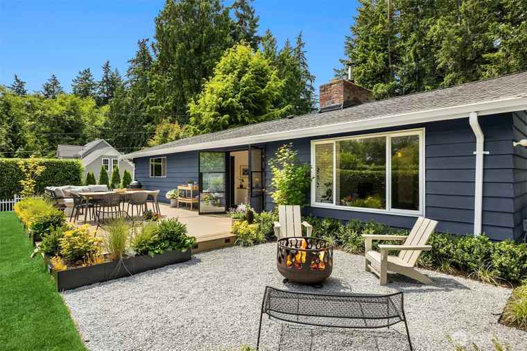 Photo of 10430 NE Cascade St Bainbridge Island, WA 98110