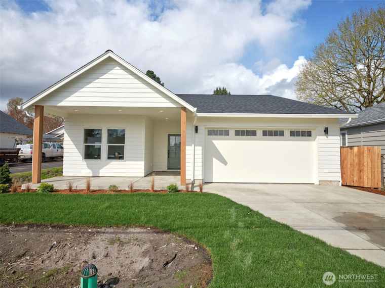 Photo of 600 CC St Woodland, WA 98674