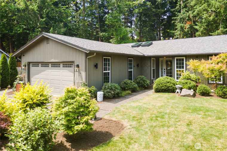 Photo of 4812 158th Ct NE Redmond, WA 98052