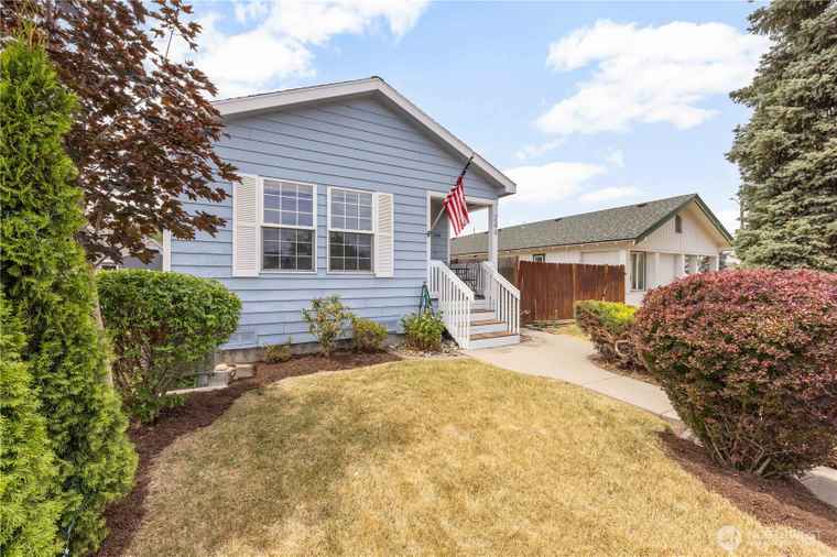 Photo of 244 N Emerson Ave Wenatchee, WA 98801