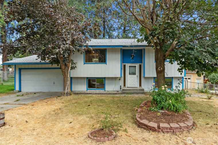 Photo of 619 E Calkins Dr Spokane, WA 99208