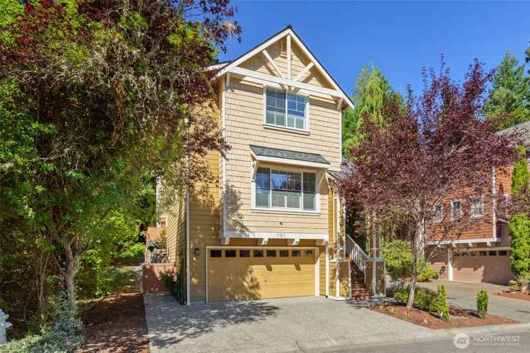 Photo of 101 Sunset Ct NW Issaquah, WA 98027
