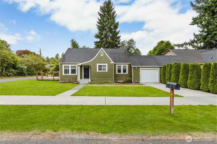 Photo of 1421 Pine Ave NE Olympia, WA 98506