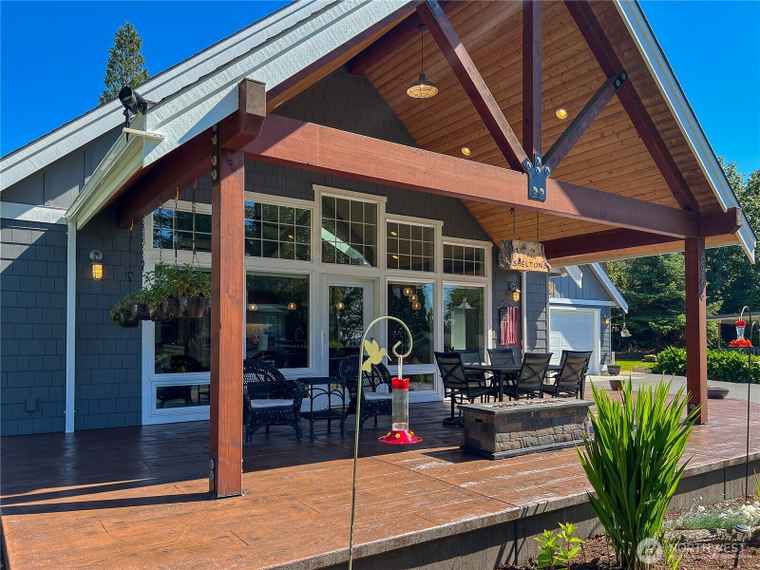 Photo of 6968 Birch Bay Dr Blaine, WA 98230