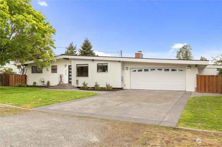 Photo of 10256 38th Ave SW Seattle, WA 98146