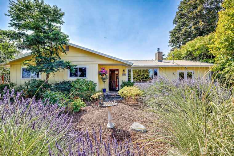 Photo of 1127 Adams St Port Townsend, WA 98368