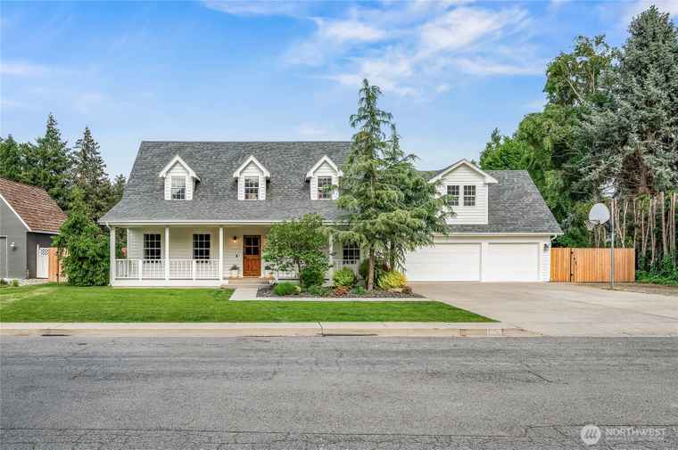 Photo of 1535 Elmwood St Wenatchee, WA 98801