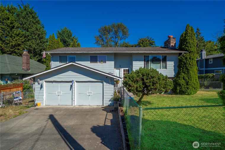 Photo of 1710 Talbot Rd S Renton, WA 98055