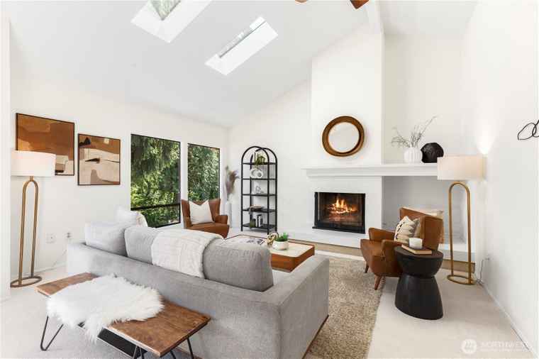 Photo of 15803 NE 61st St Redmond, WA 98052