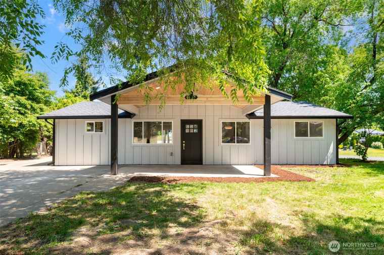 Photo of 27252 121st Ave SE Kent, WA 98030