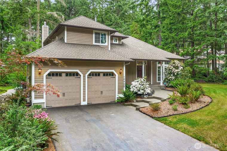 Photo of 10425 Leeway Ave NW Silverdale, WA 98383
