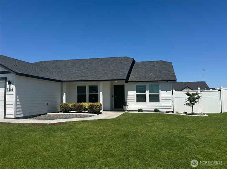 Photo of 1344 E Deborah St Moses Lake, WA 98837