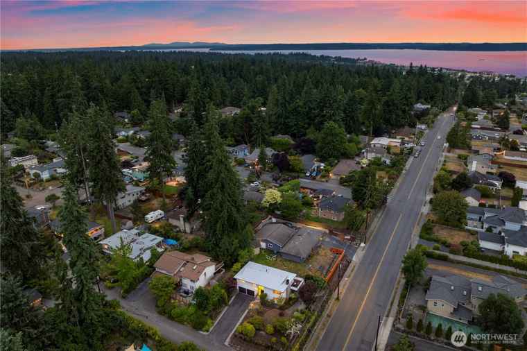 Photo of 8716 Main St Edmonds, WA 98026