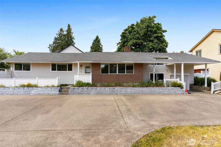 Photo of 14734 59th Ave S Tukwila, WA 98168