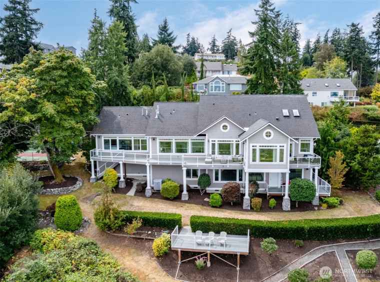 Photo of 2220 SW Scenic Heights St Oak Harbor, WA 98277