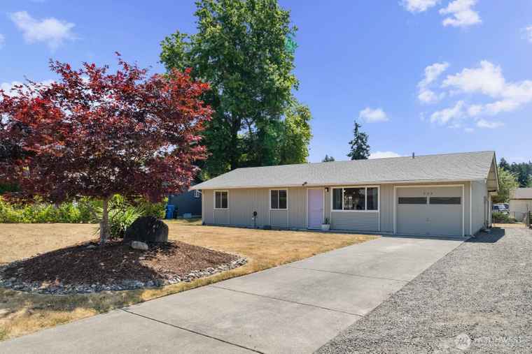 Photo of 602 Montgomery St Steilacoom, WA 98388