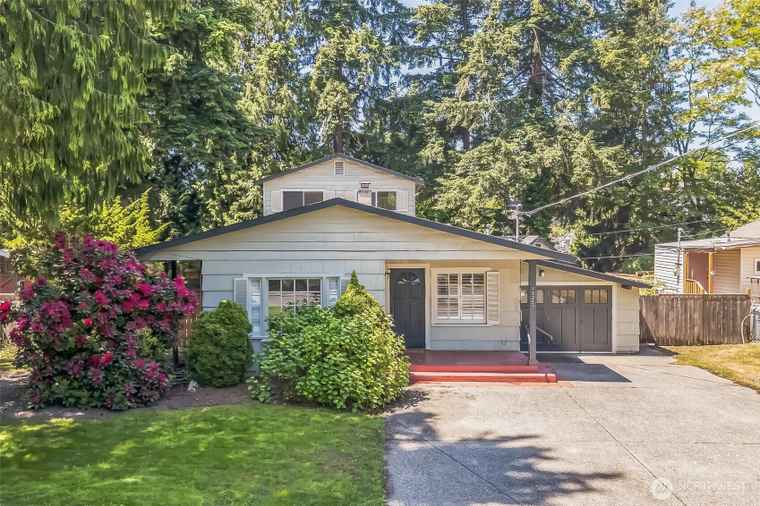 Photo of 13257 4th Ave S Burien, WA 98168