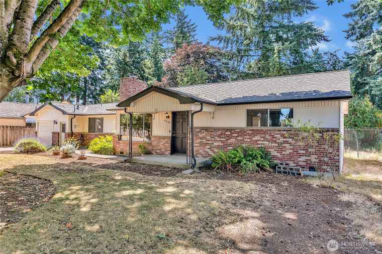 Photo of 4239 S 184th Pl SeaTac, WA 98188
