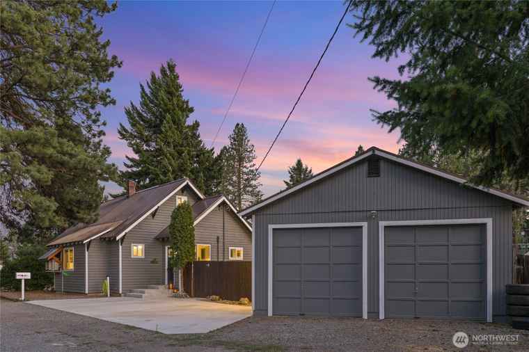 Photo of 601 Roslyn Pl Cle Elum, WA 98922