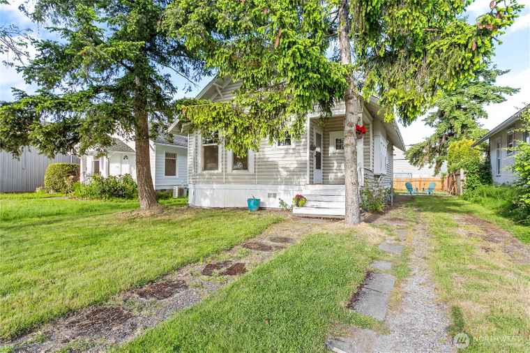 Photo of 2008 Iron St Bellingham, WA 98225