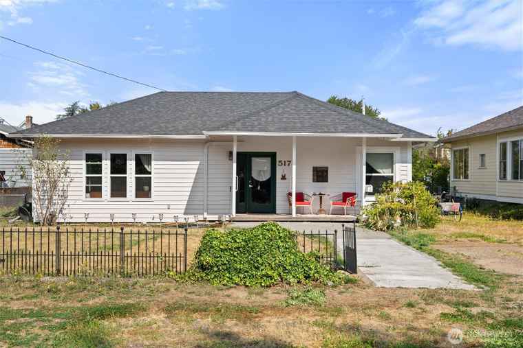 Photo of 517 Roberts St Monroe, WA 98272