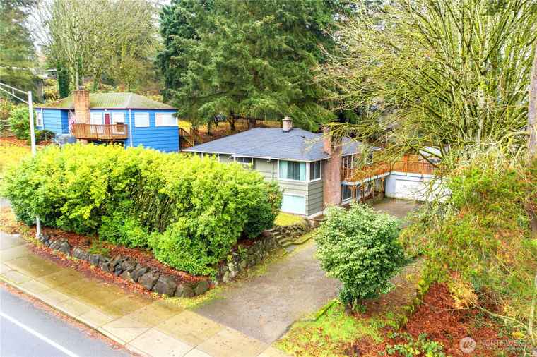Photo of 15819 42nd Ave S Tukwila, WA 98188