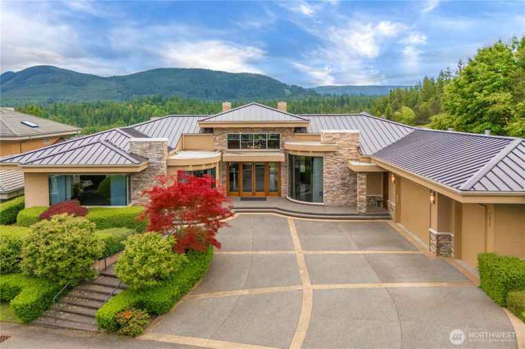 Photo of 7215 Saint Andrews Ln SE Snoqualmie, WA 98065