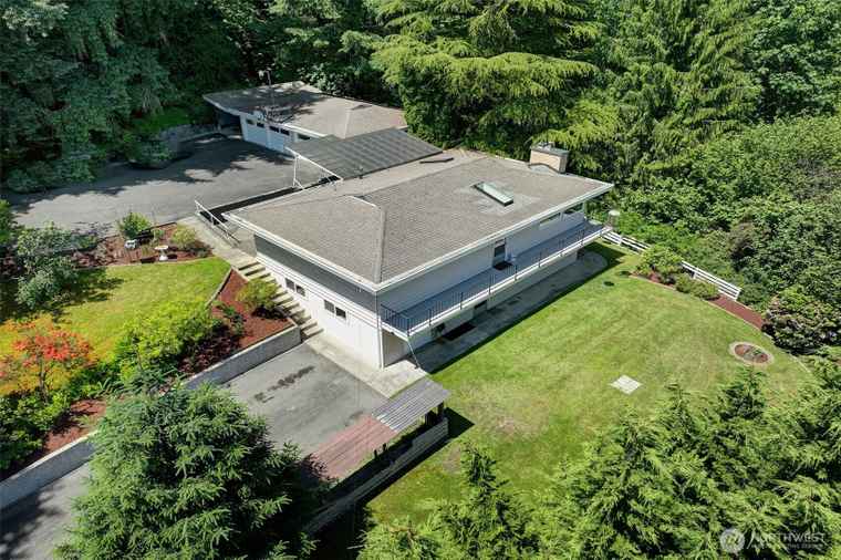 Photo of 7603 Renton-Issaquah Rd SE Issaquah, WA 98027