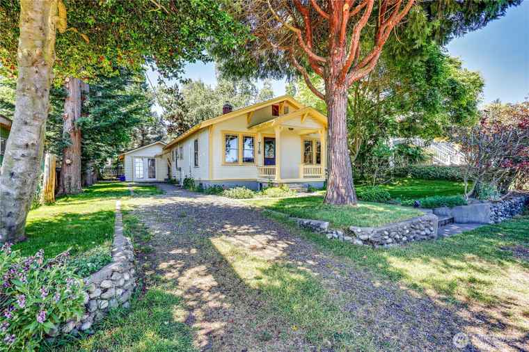 Photo of 715 Grant St Port Townsend, WA 98368