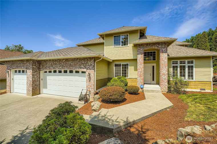 Photo of 9620 S 194th St Renton, WA 98055