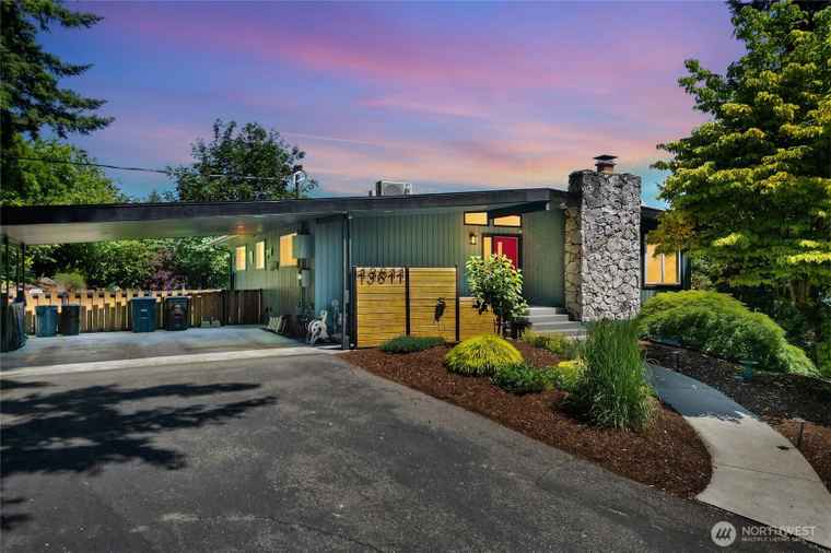 Photo of 13611 Military Rd E Puyallup, WA 98374