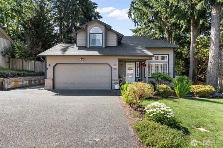 Photo of 7605 38th Ct SE Lacey, WA 98503