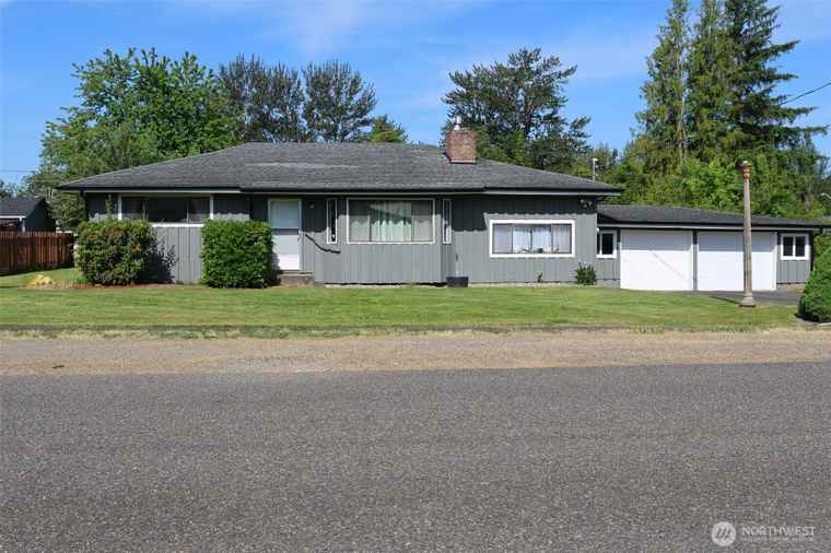Photo of 251 N 2nd St N Buckley, WA 98321