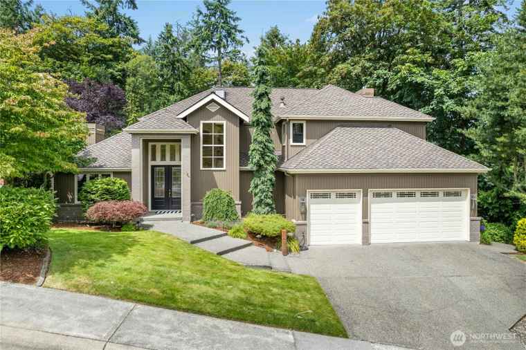 Photo of 14618 SE 84th St Newcastle, WA 98059