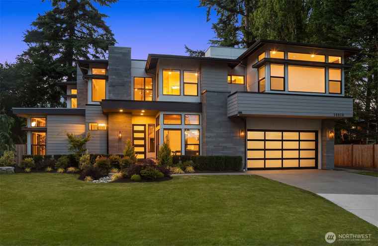 Photo of 10810 SE 2nd St Bellevue, WA 98004