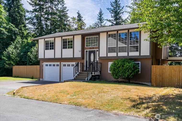 Photo of 515 N 188th St Shoreline, WA 98133