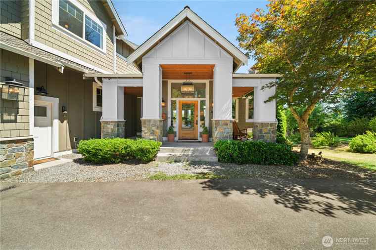 Photo of 14812 84th Ave NE Kenmore, WA 98028