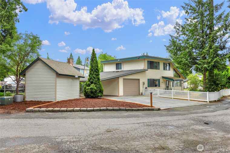 Photo of 320 W Marion St Arlington, WA 98223