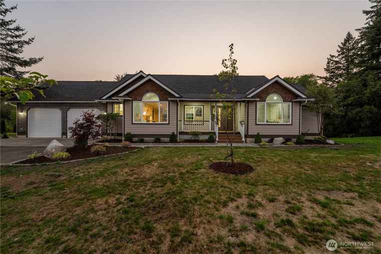 Photo of 5003 Mission Rd Bellingham, WA 98226