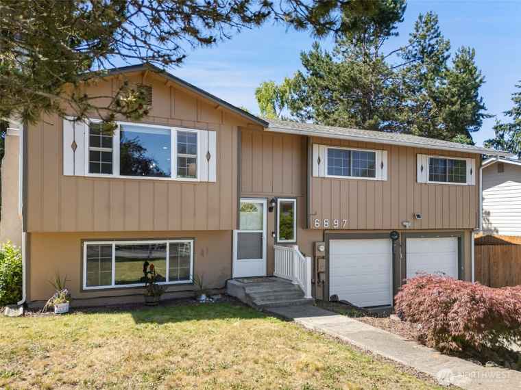 Photo of 6897 Helena Dr NE Bremerton, WA 98311