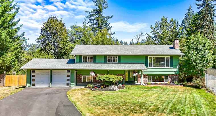 Photo of 1211 121st Ave SE Lake Stevens, WA 98258