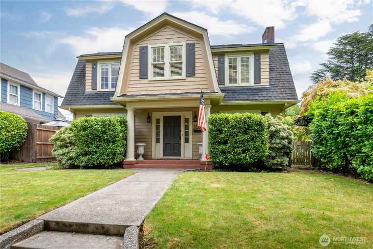 Photo of 1702 24th Ave Longview, WA 98632
