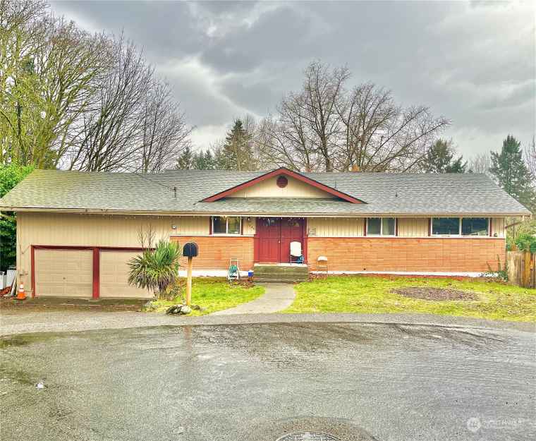 Photo of 3546 Locust Ave W University Place, WA 98466