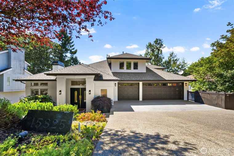 Photo of 15825 71st Ave NE Kenmore, WA 98028