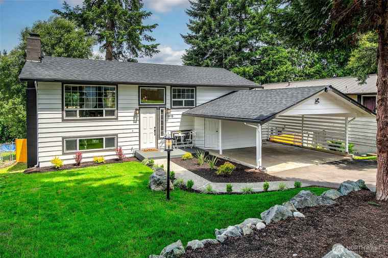 Photo of 3915 180th Pl SW Lynnwood, WA 98037