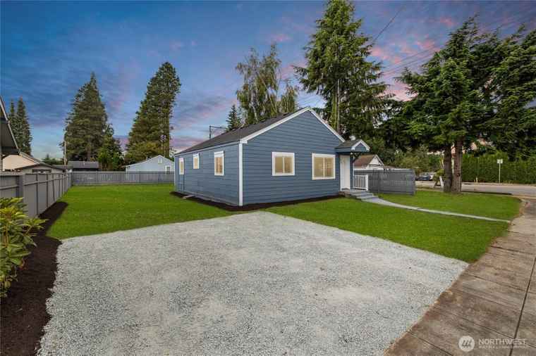 Photo of 202 Reed St Sedro Woolley, WA 98284