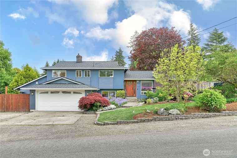 Photo of 15722 62nd Pl NE Kenmore, WA 98028
