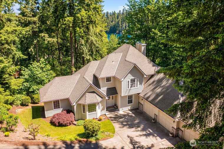 Photo of 25910 227th Pl SE Maple Valley, WA 98038