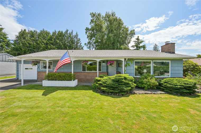 Photo of 910 Crestline Dr Longview, WA 98632