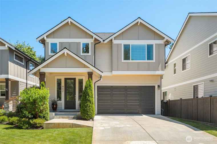 Photo of 842 Chelan Pl NE Renton, WA 98059